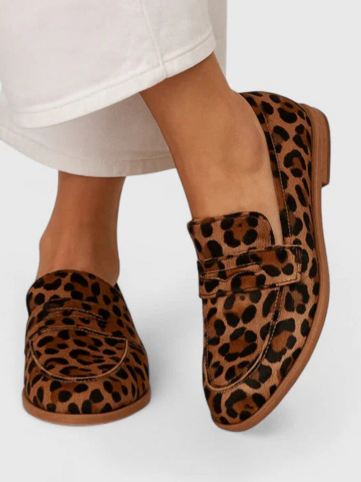 SAVANNAH LEOPARD FLATS